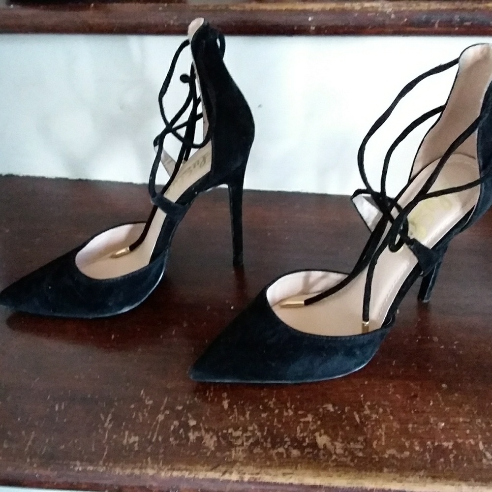 Ladies Suede pumps